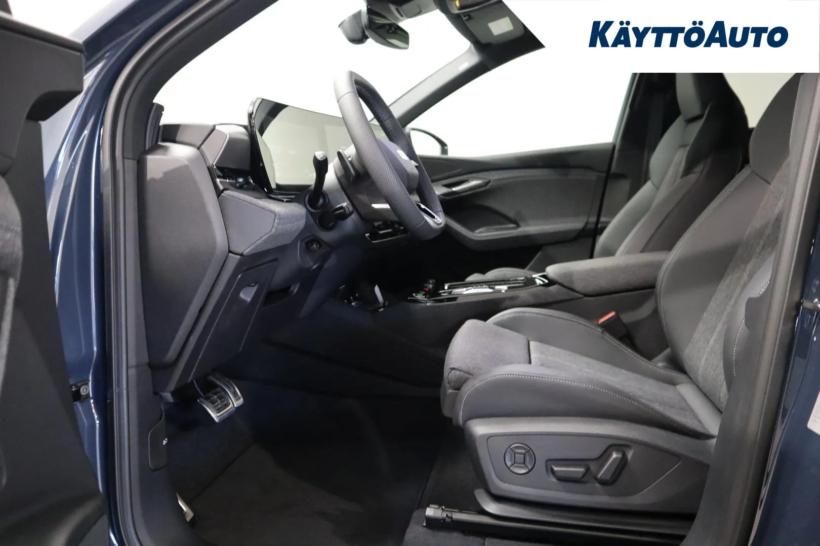 Audi Q6 e-tron YYF-729 carousel image