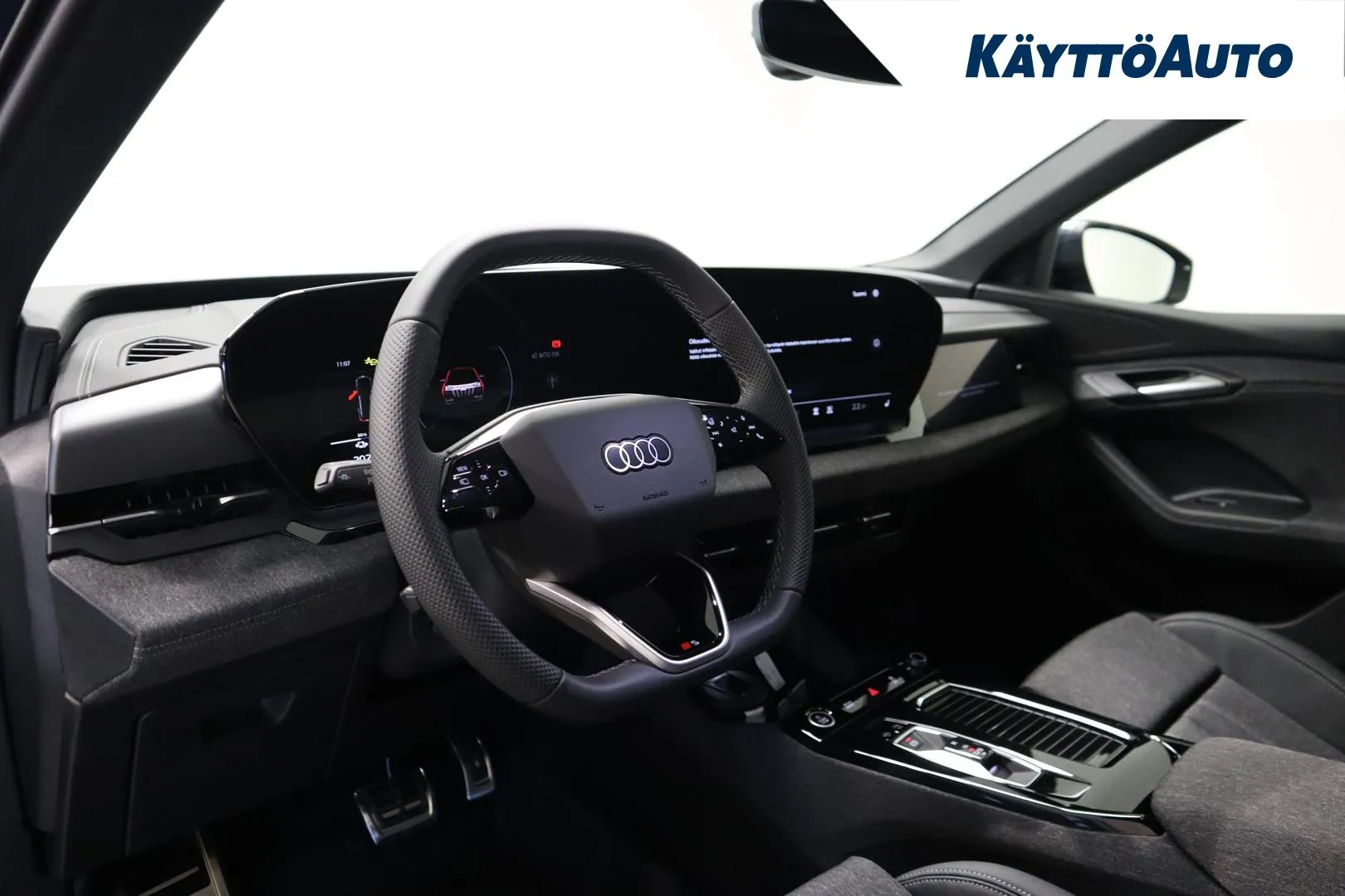 Audi Q6 e-tron YYF-729 carousel image