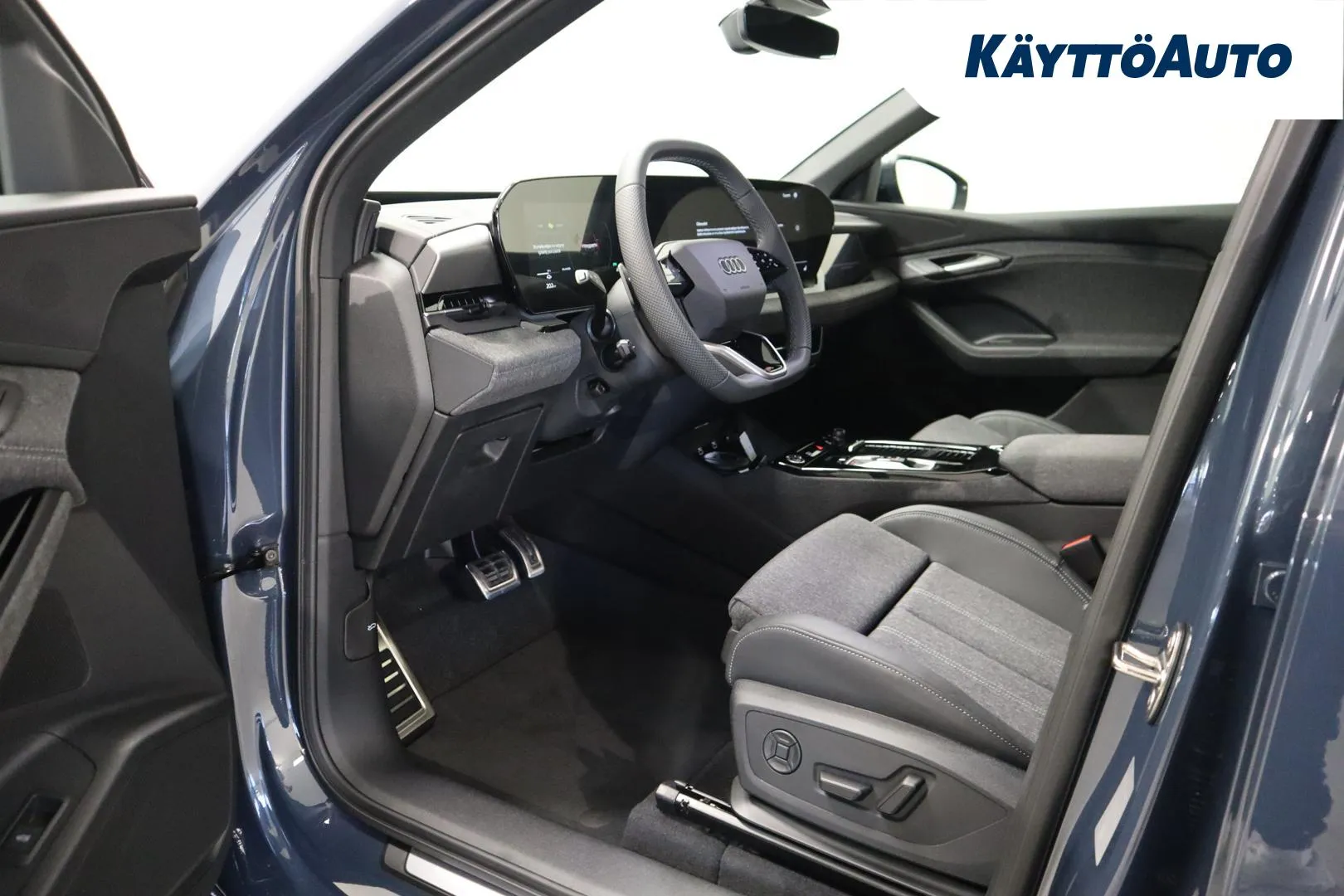 Audi Q6 e-tron YYF-729 carousel image