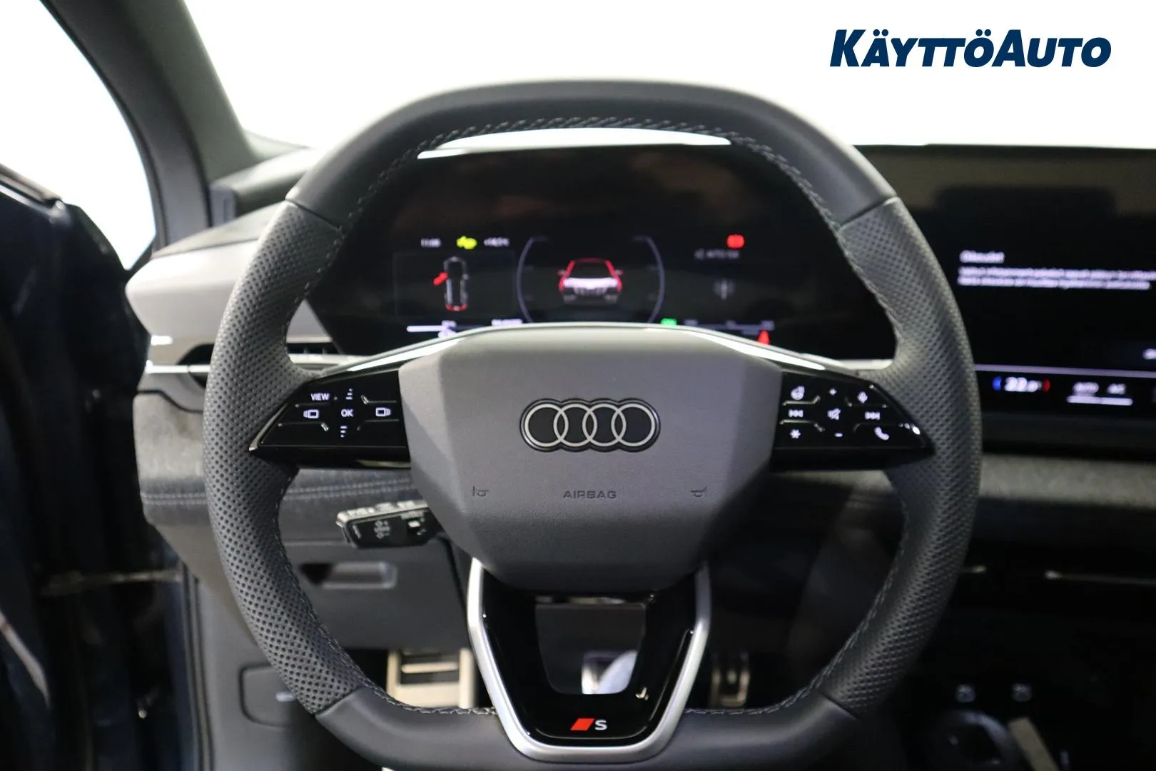Audi Q6 e-tron YYF-729 carousel image