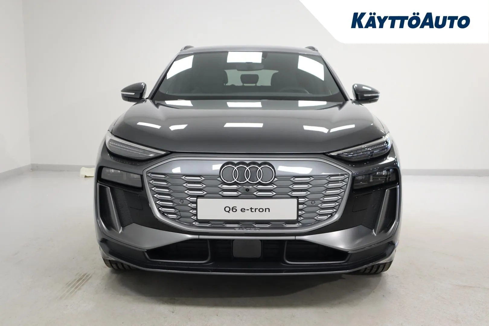 Audi Q6 e-tron YYF-730 carousel image