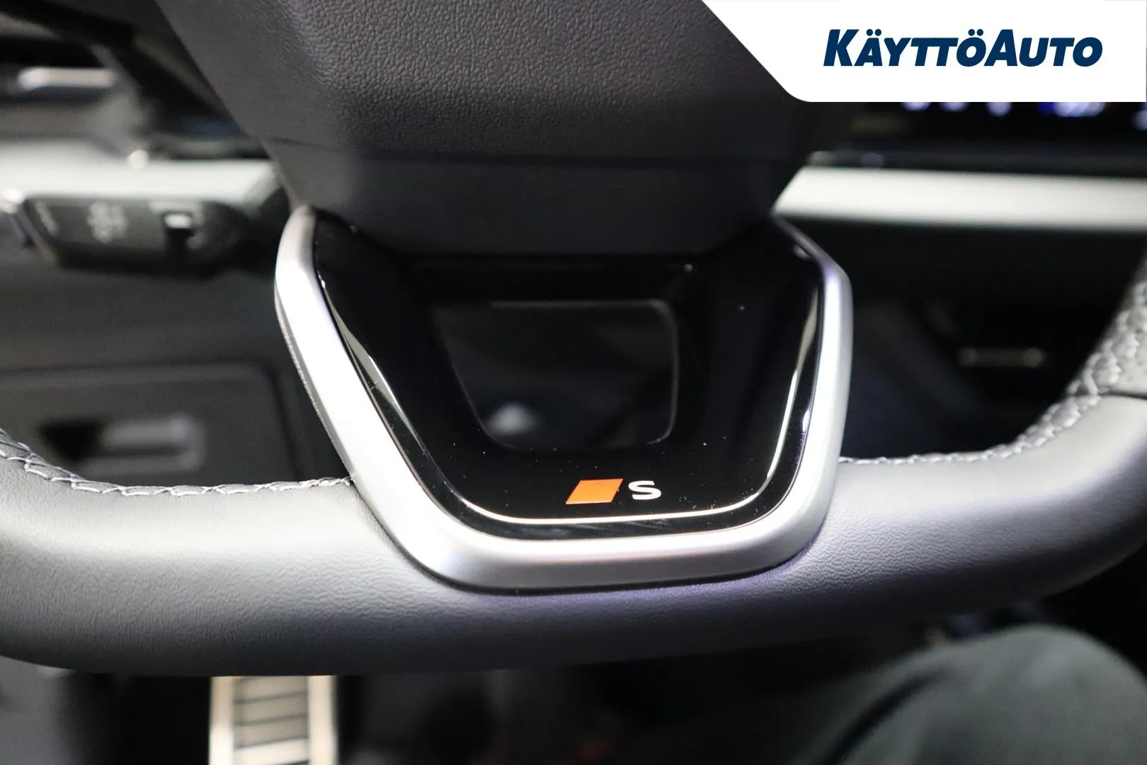 Audi Q6 e-tron YYF-730 carousel image