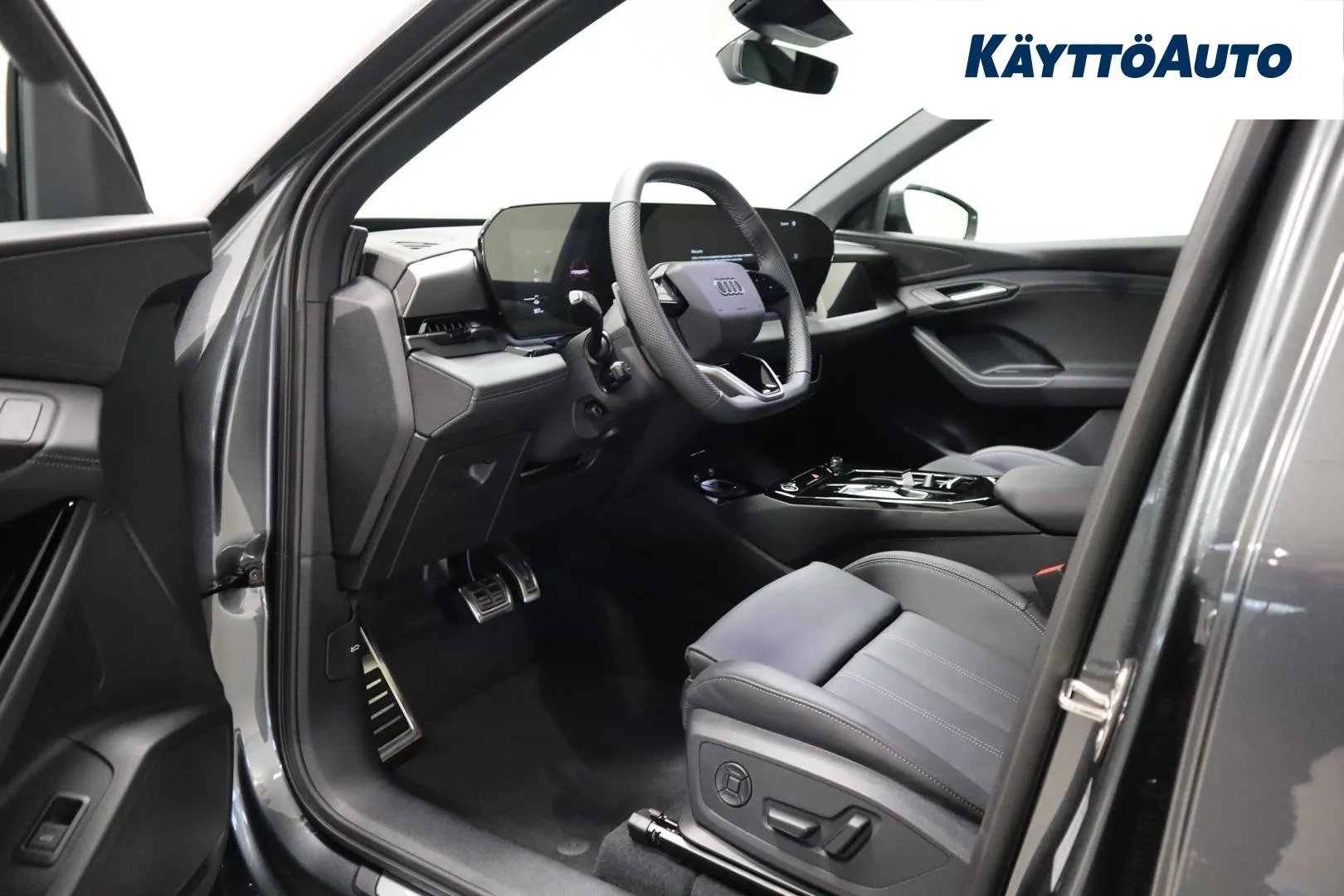 Audi Q6 e-tron YYF-730 carousel image