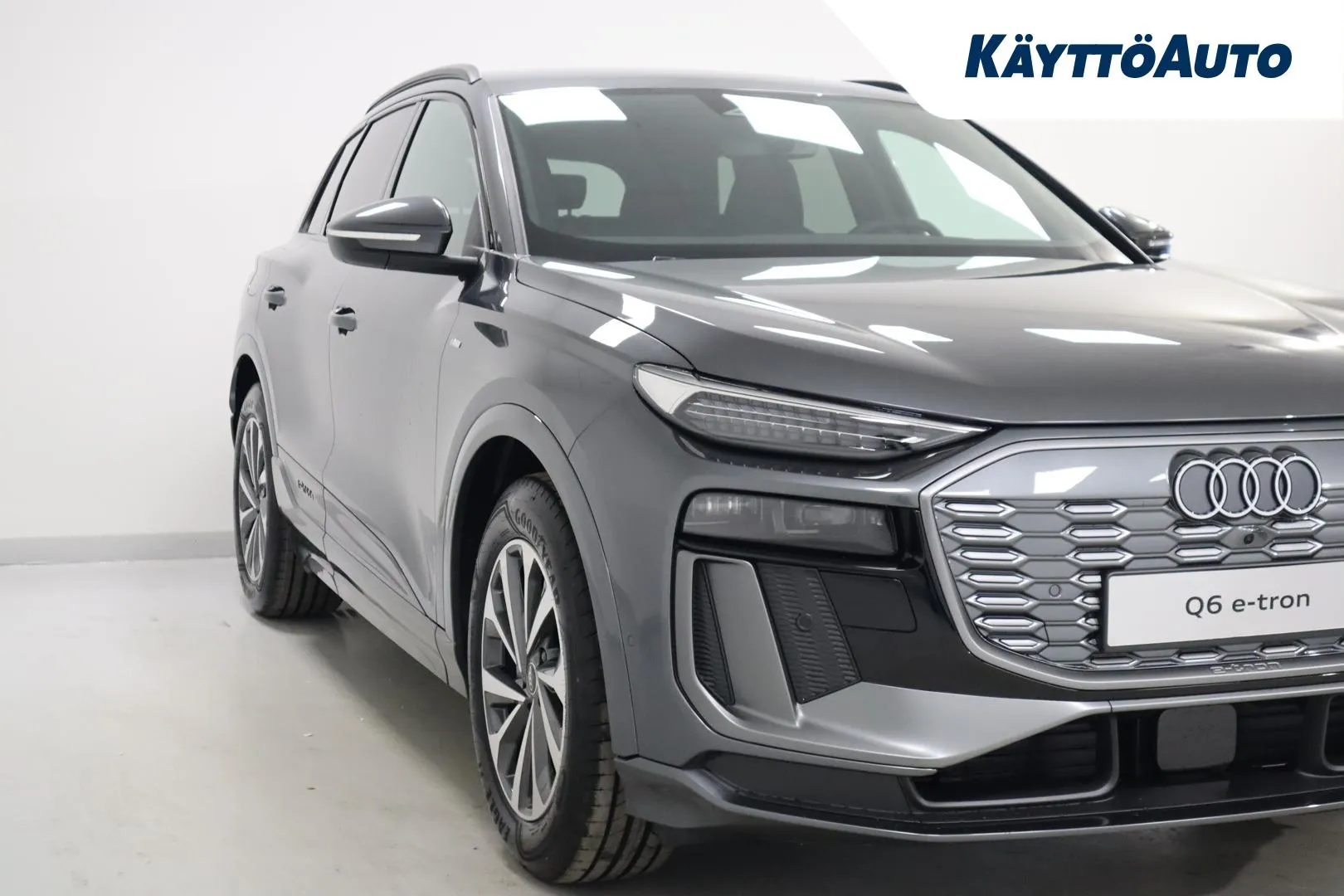 Audi Q6 e-tron YYF-730 carousel image