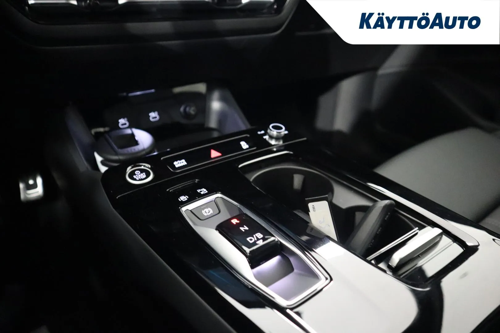 Audi Q6 e-tron YYF-730 carousel image