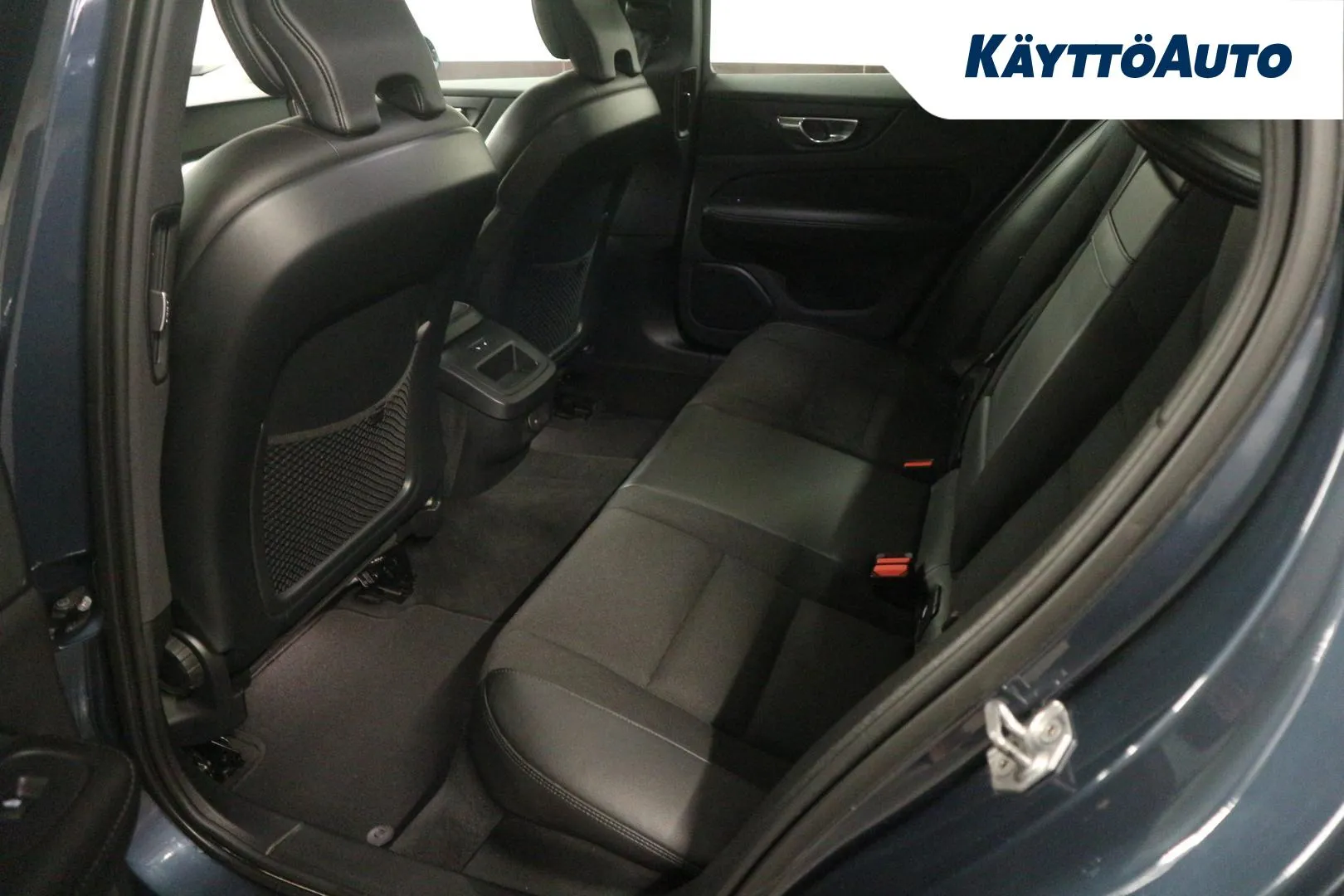 VOLVO V60 CPN-153 carousel image