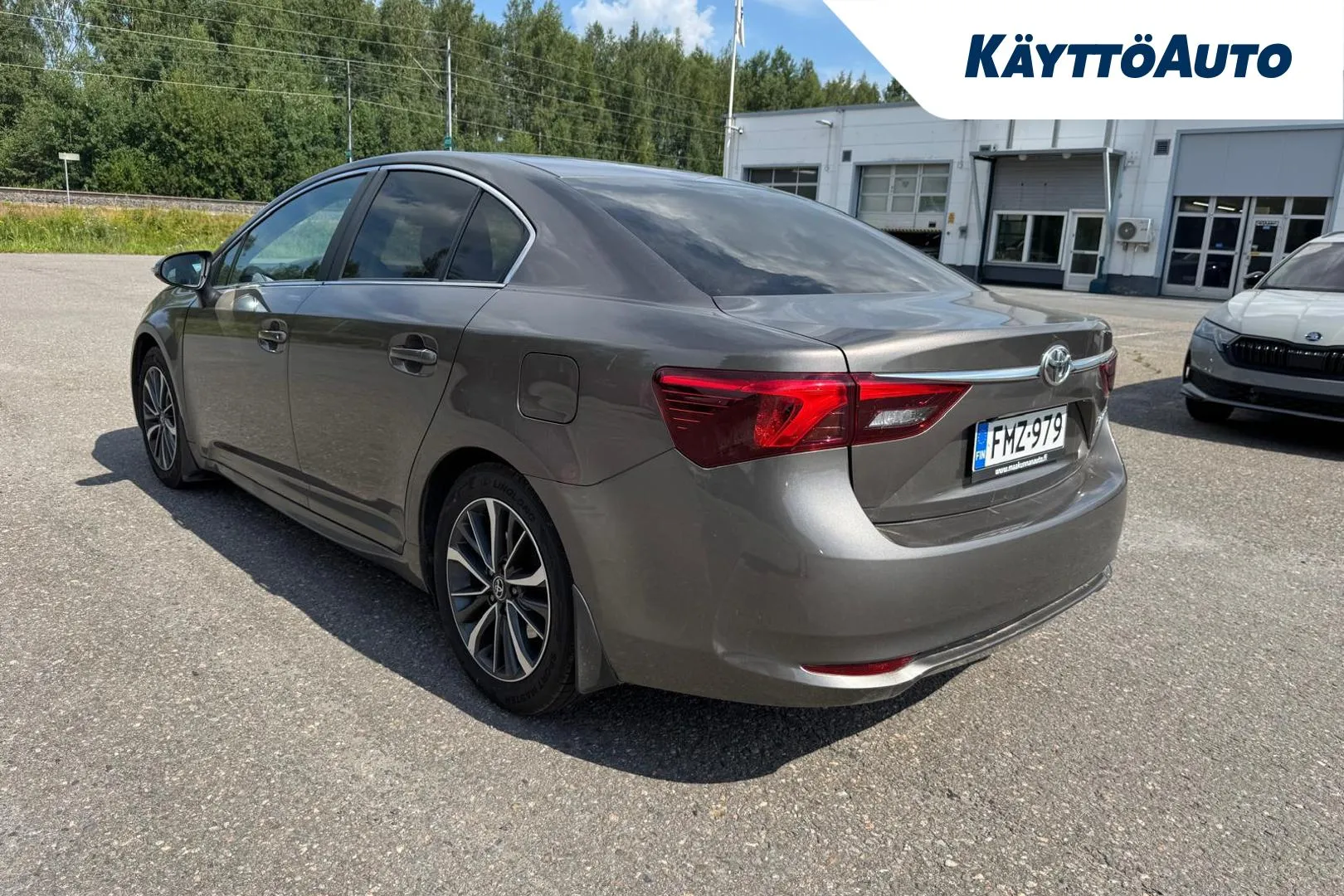 Toyota Avensis FMZ-979 carousel image