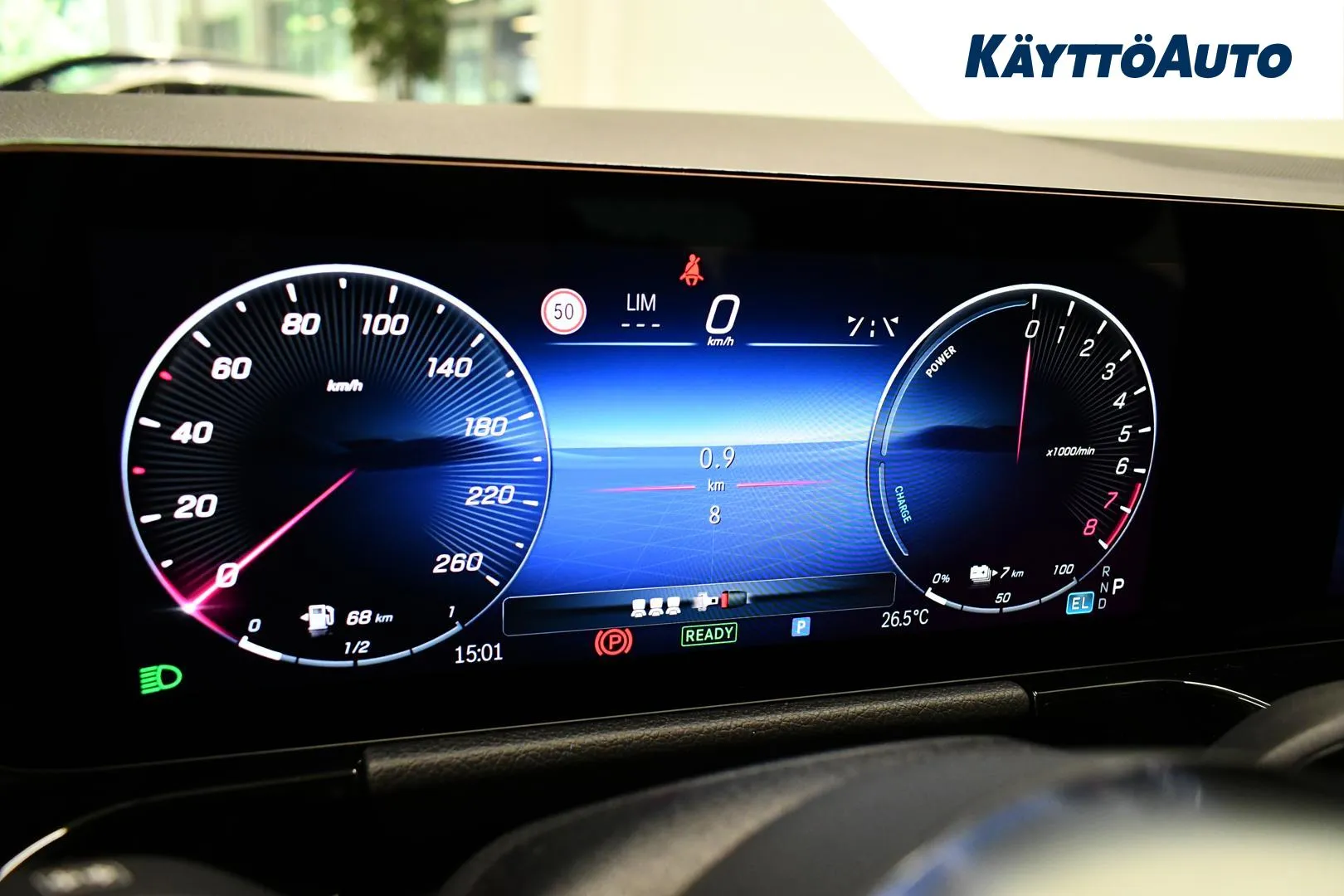 Mercedes-Benz GLA YYG-522 carousel image