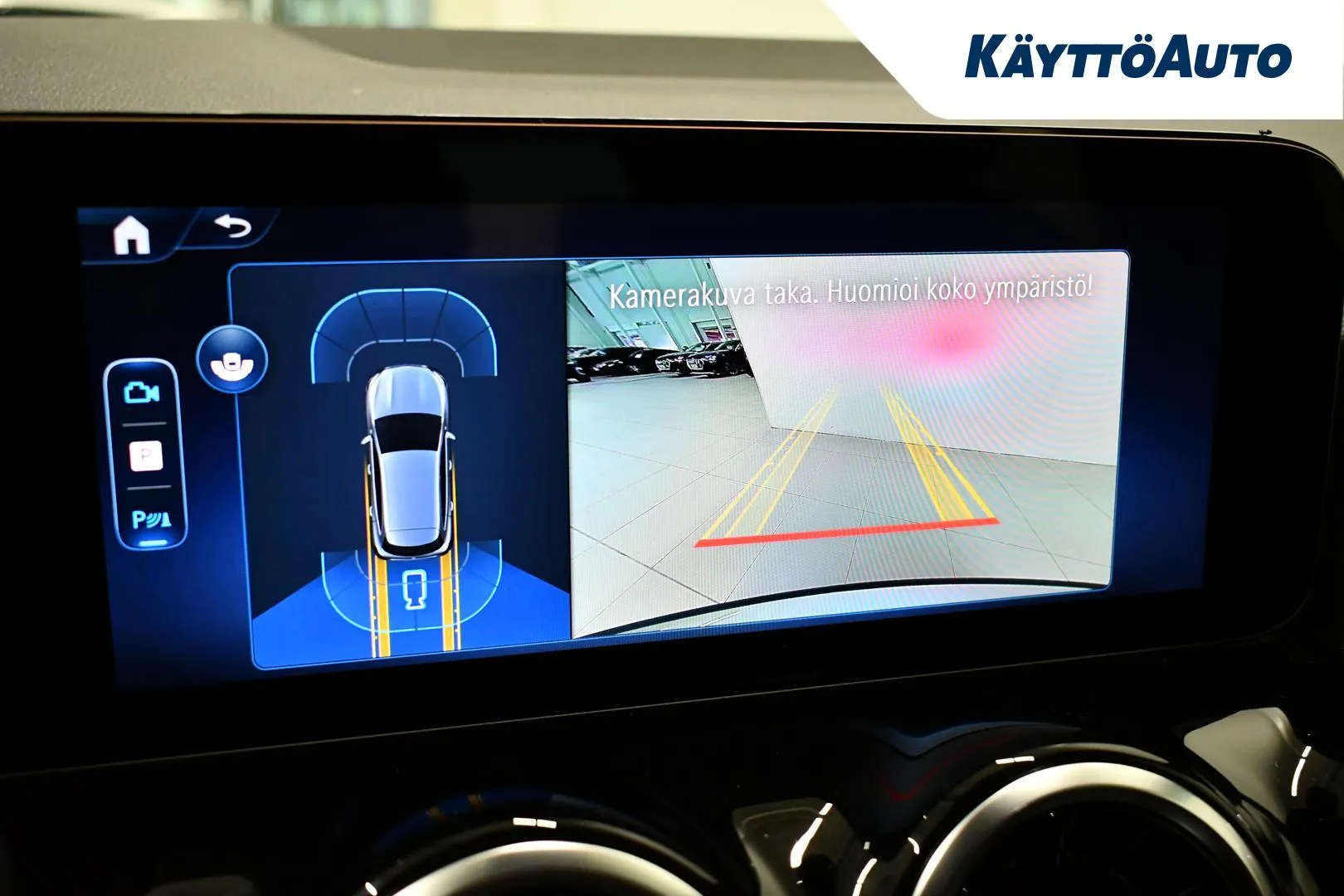 Mercedes-Benz GLA YYG-522 carousel image