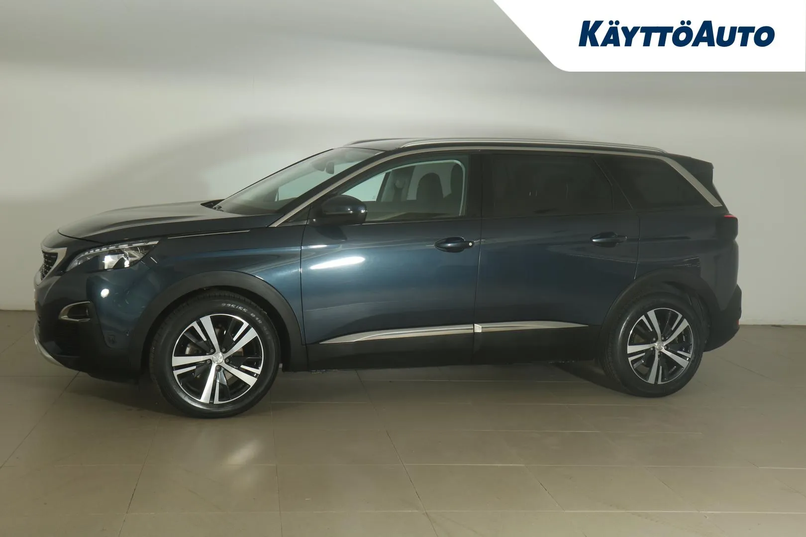 PEUGEOT 5008 YLF-690 carousel image