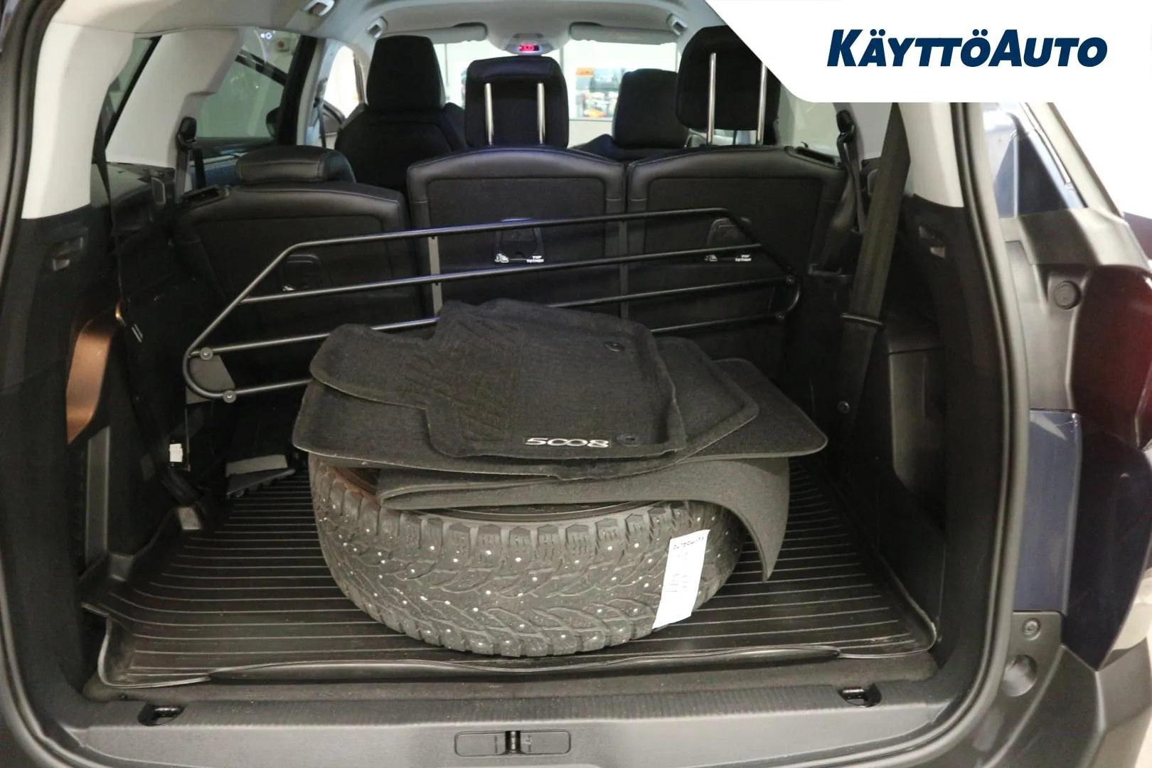 PEUGEOT 5008 YLF-690 carousel image
