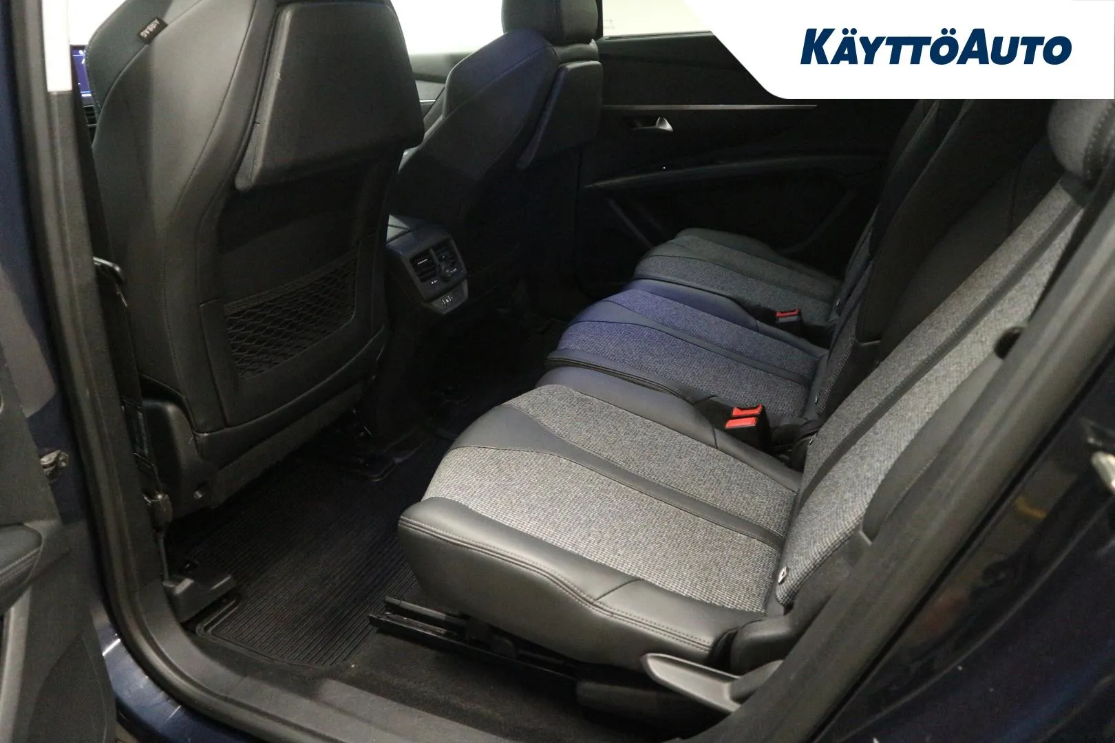 PEUGEOT 5008 YLF-690 carousel image