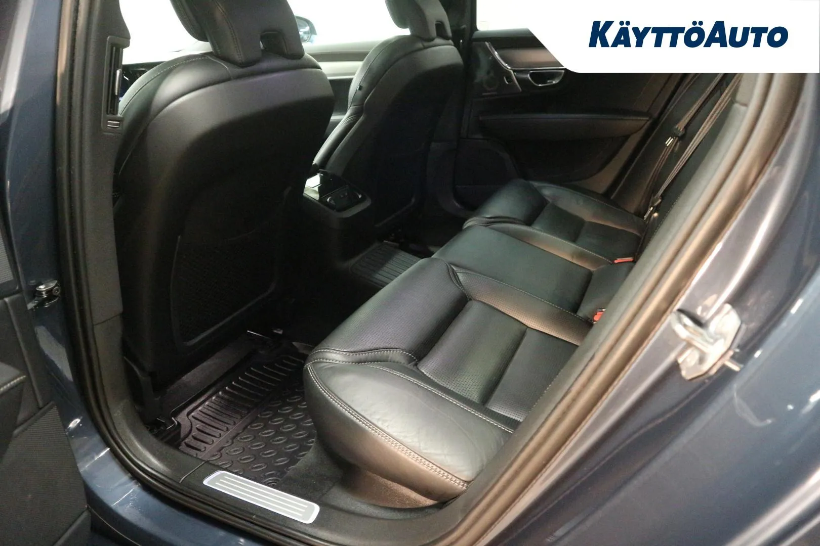 VOLVO S90 ESM-887 carousel image