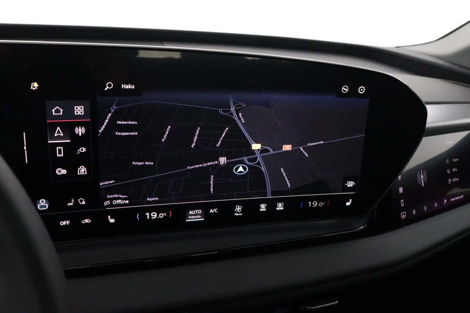 Audi Q6 e-tron SRH-879 carousel image