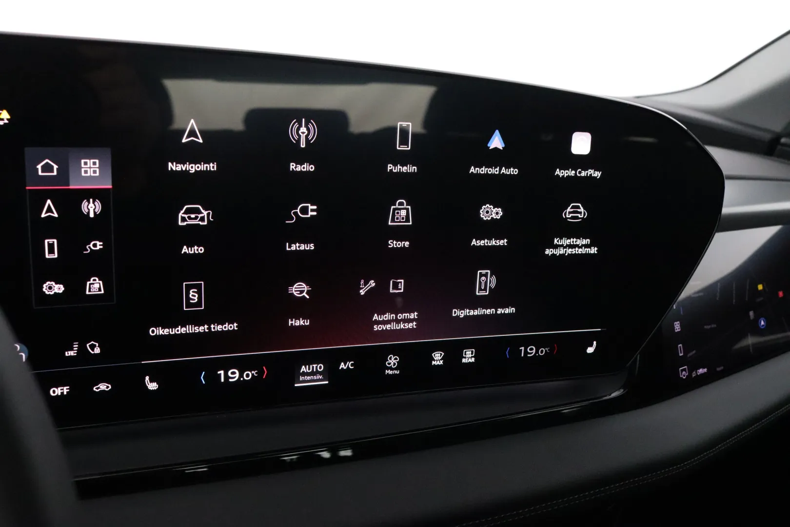 Audi Q6 e-tron SRH-879 carousel image