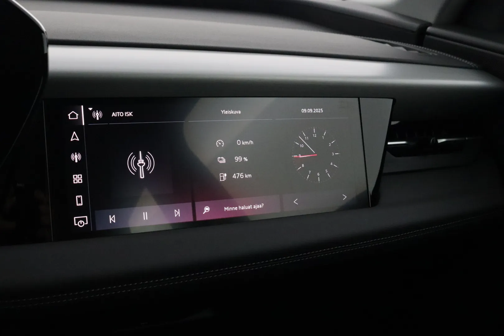Audi Q6 e-tron SRH-879 carousel image