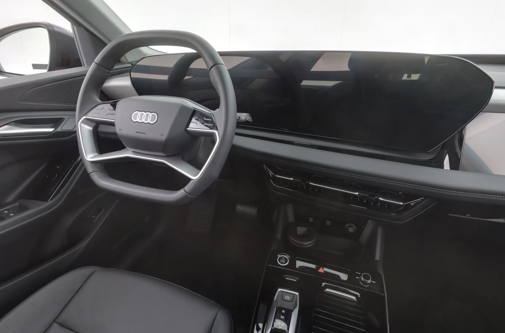 Audi Q6 e-tron SRH-879 carousel image