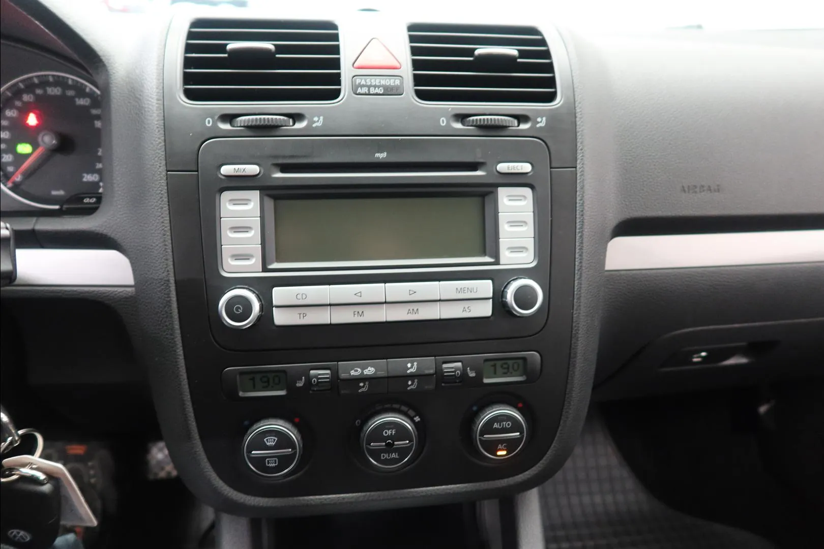 VOLKSWAGEN Golf EBY-146 carousel image