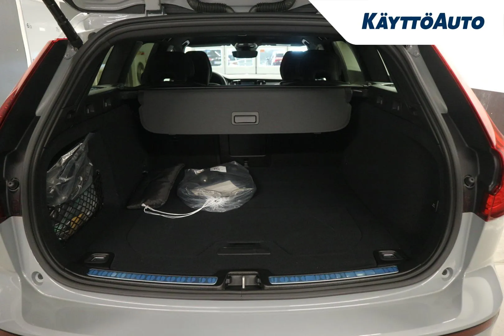 Volvo V60 EVJ-365 carousel image