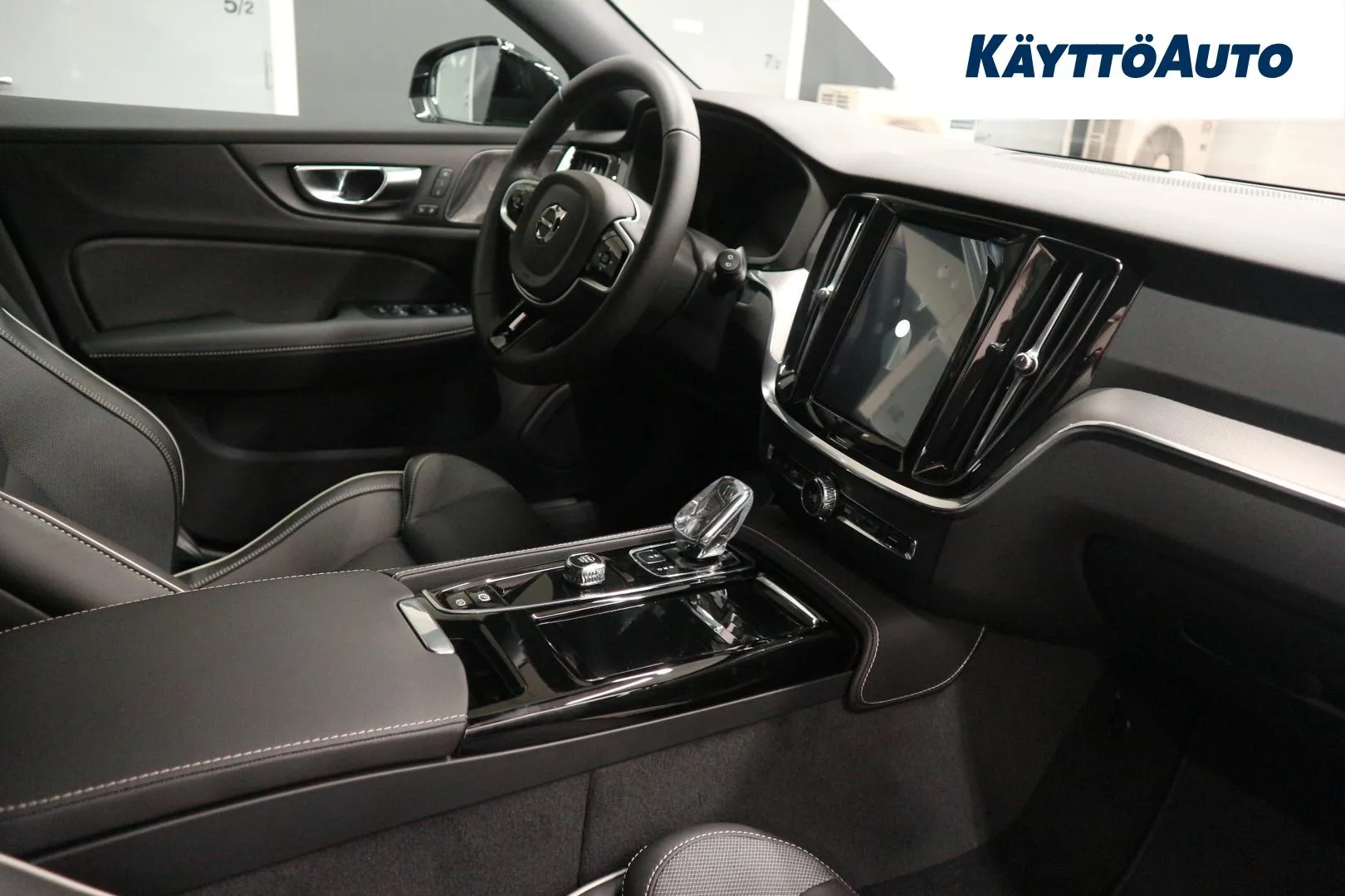 Volvo V60 EVJ-365 carousel image