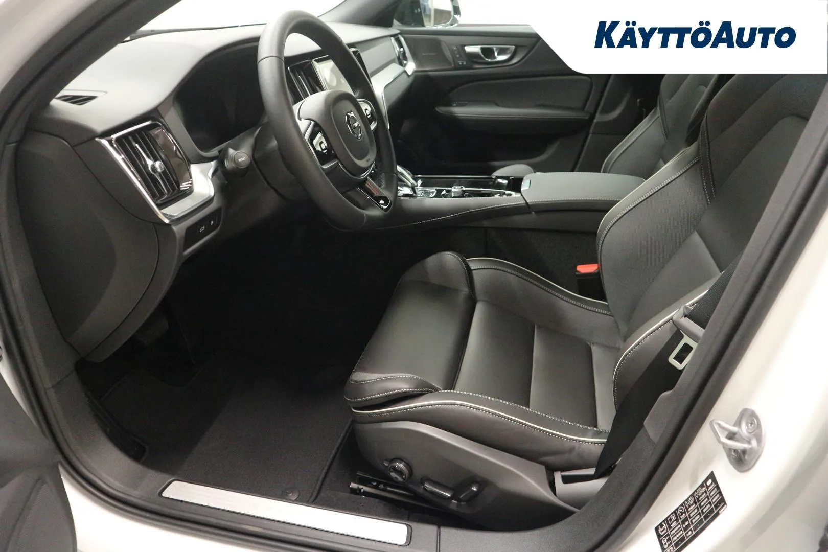 Volvo V60 EVJ-390 carousel image