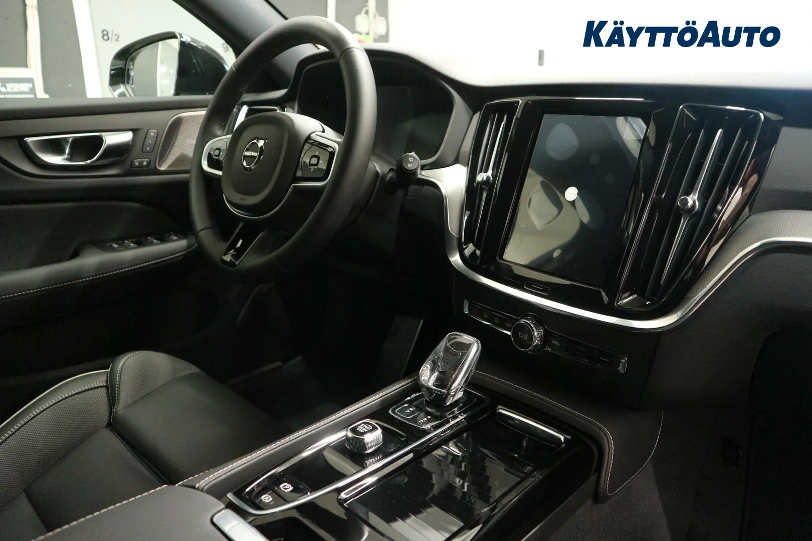 Volvo V60 EVJ-390 carousel image