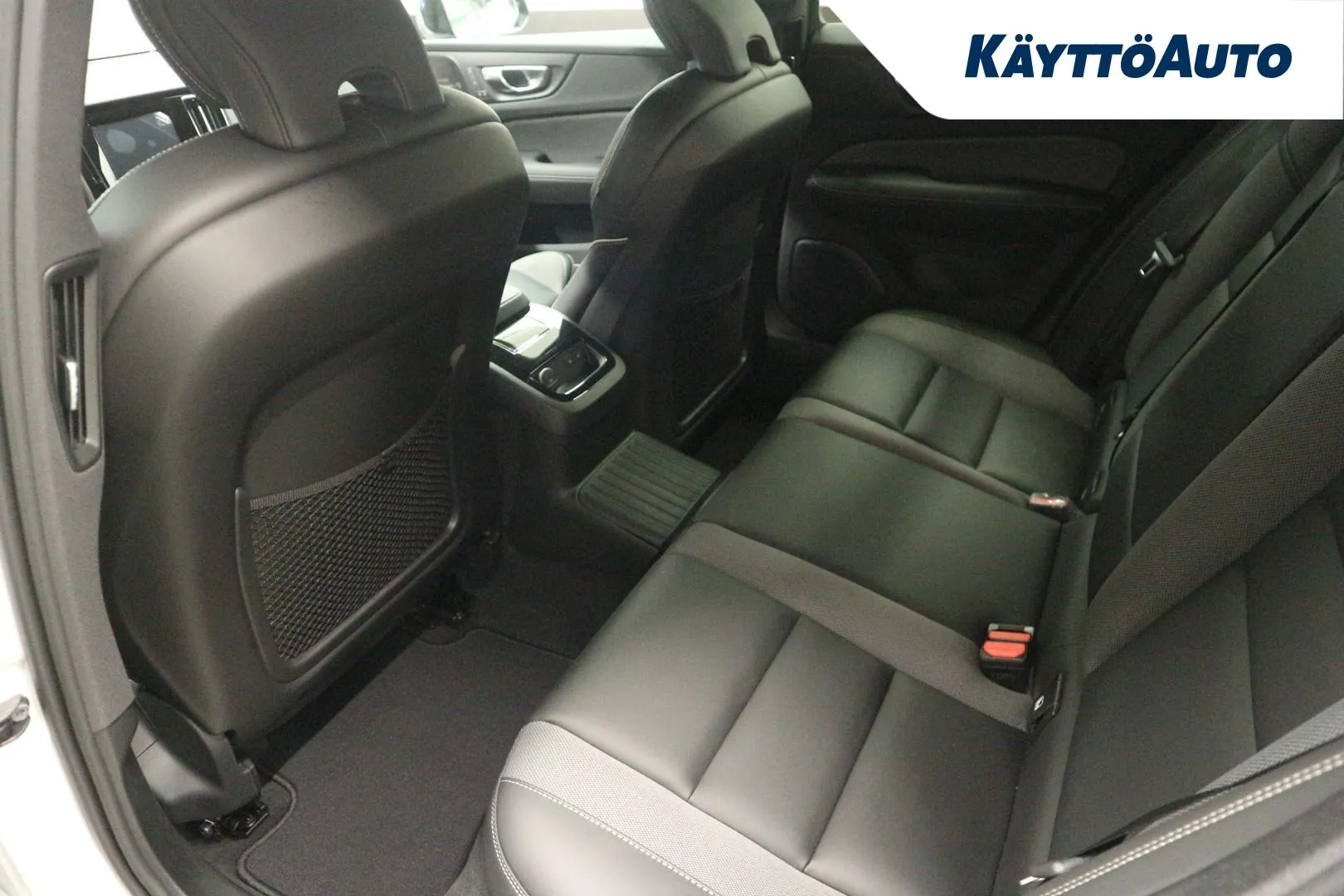 Volvo V60 EVJ-390 carousel image