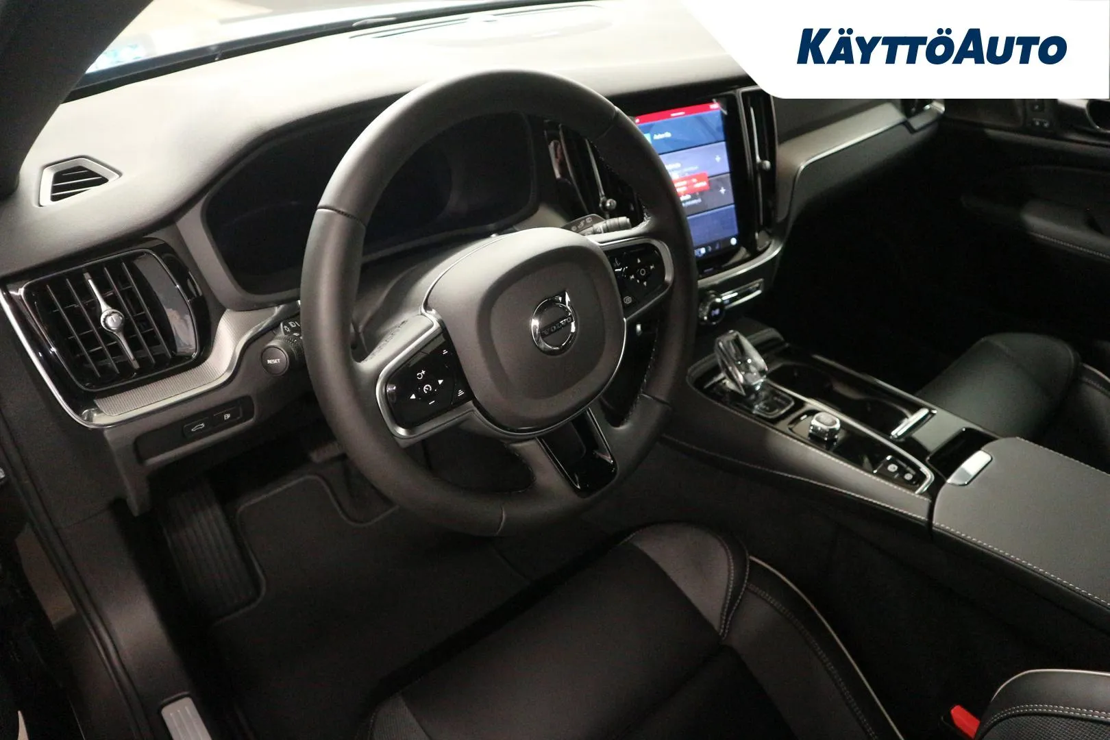 Volvo V60 FRY-609 carousel image