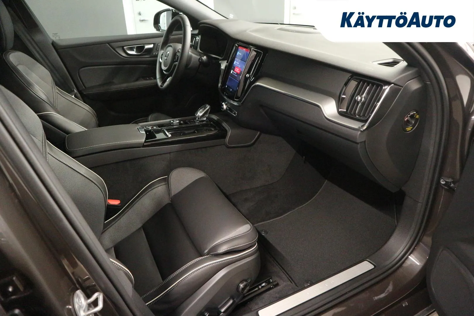 Volvo V60 FRY-609 carousel image