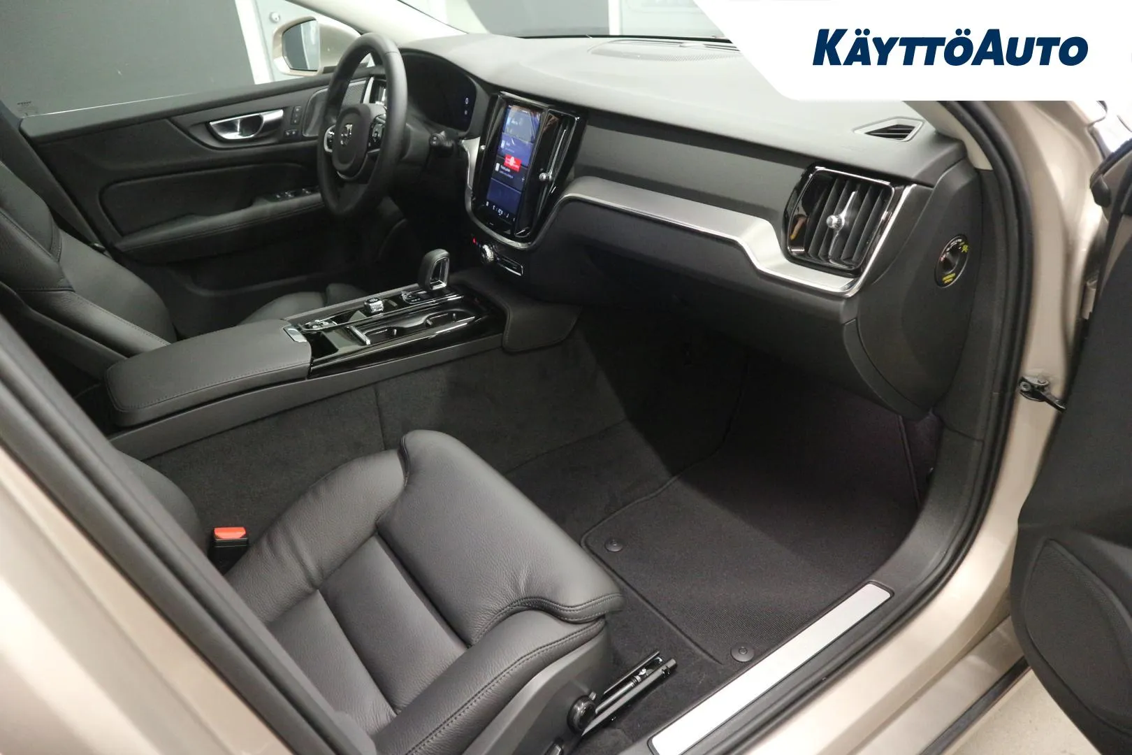 Volvo V60 GRE-523 carousel image