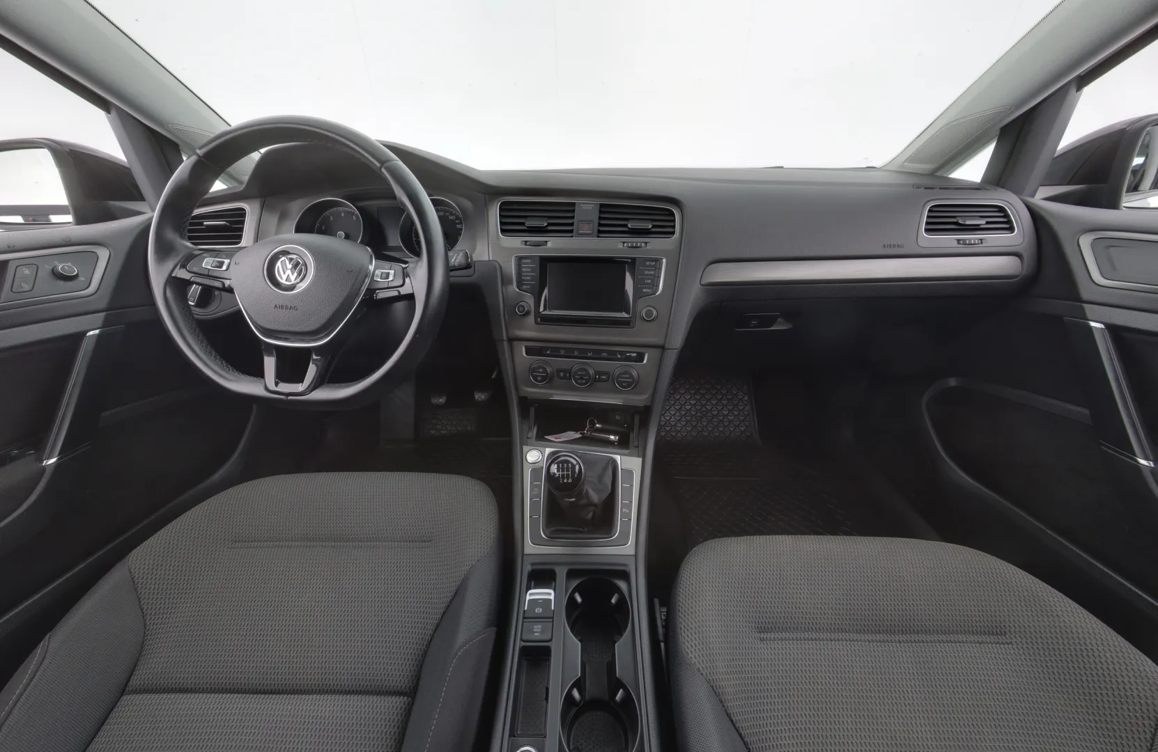 VOLKSWAGEN Golf EMN-582 carousel image