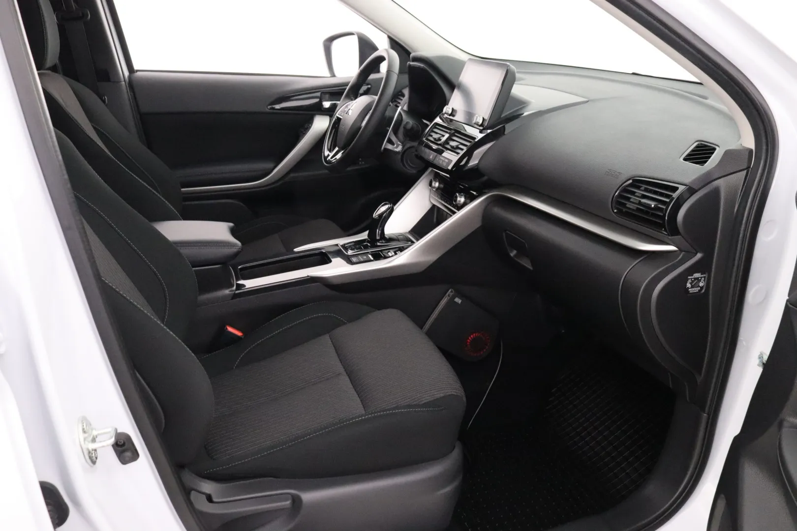 MITSUBISHI Eclipse Cross LRX-930 carousel image