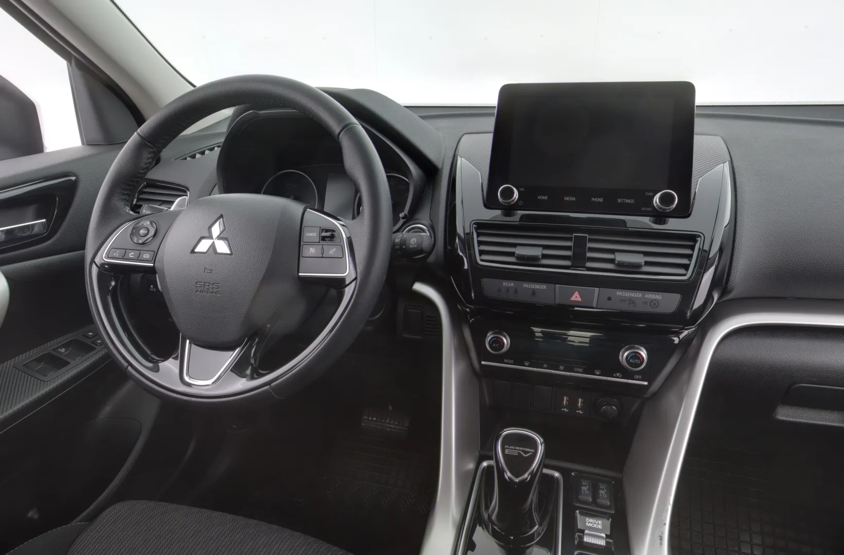 MITSUBISHI Eclipse Cross LRX-930 carousel image