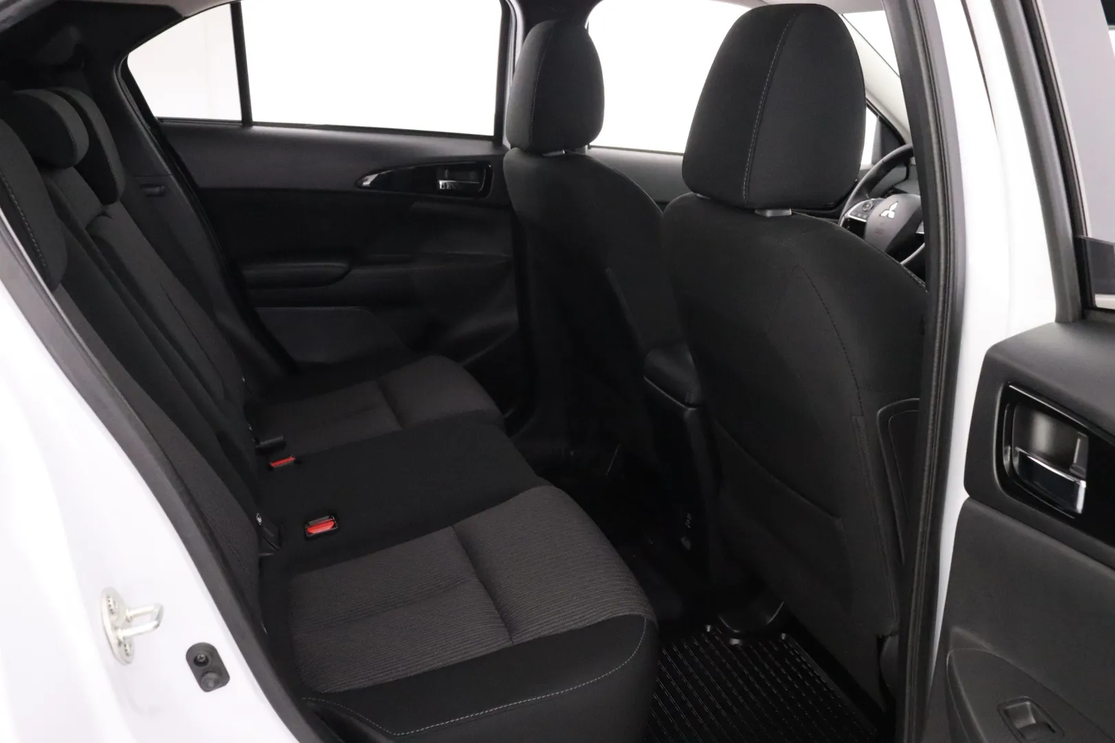 MITSUBISHI Eclipse Cross LRX-930 carousel image