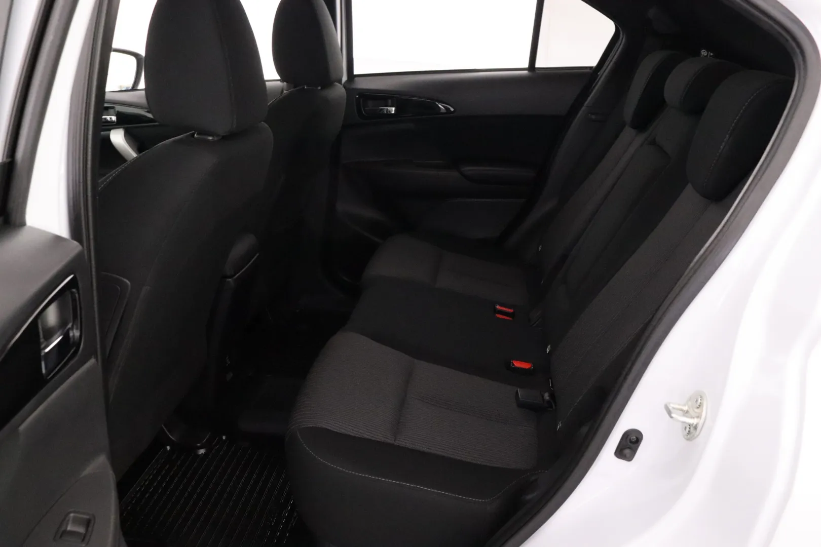 MITSUBISHI Eclipse Cross LRX-930 carousel image