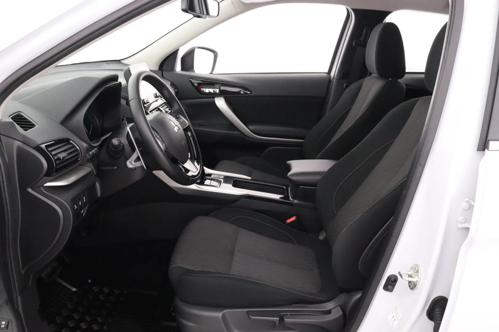 MITSUBISHI Eclipse Cross LRX-930 carousel image