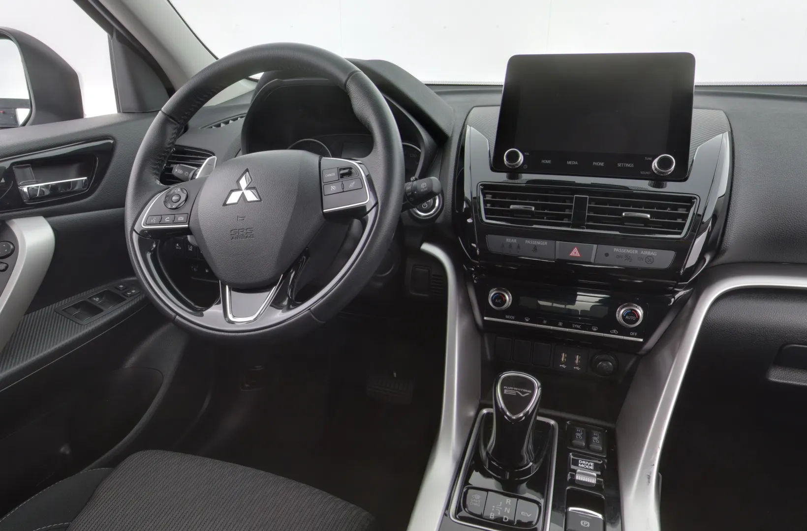 MITSUBISHI Eclipse Cross LRX-930 carousel image