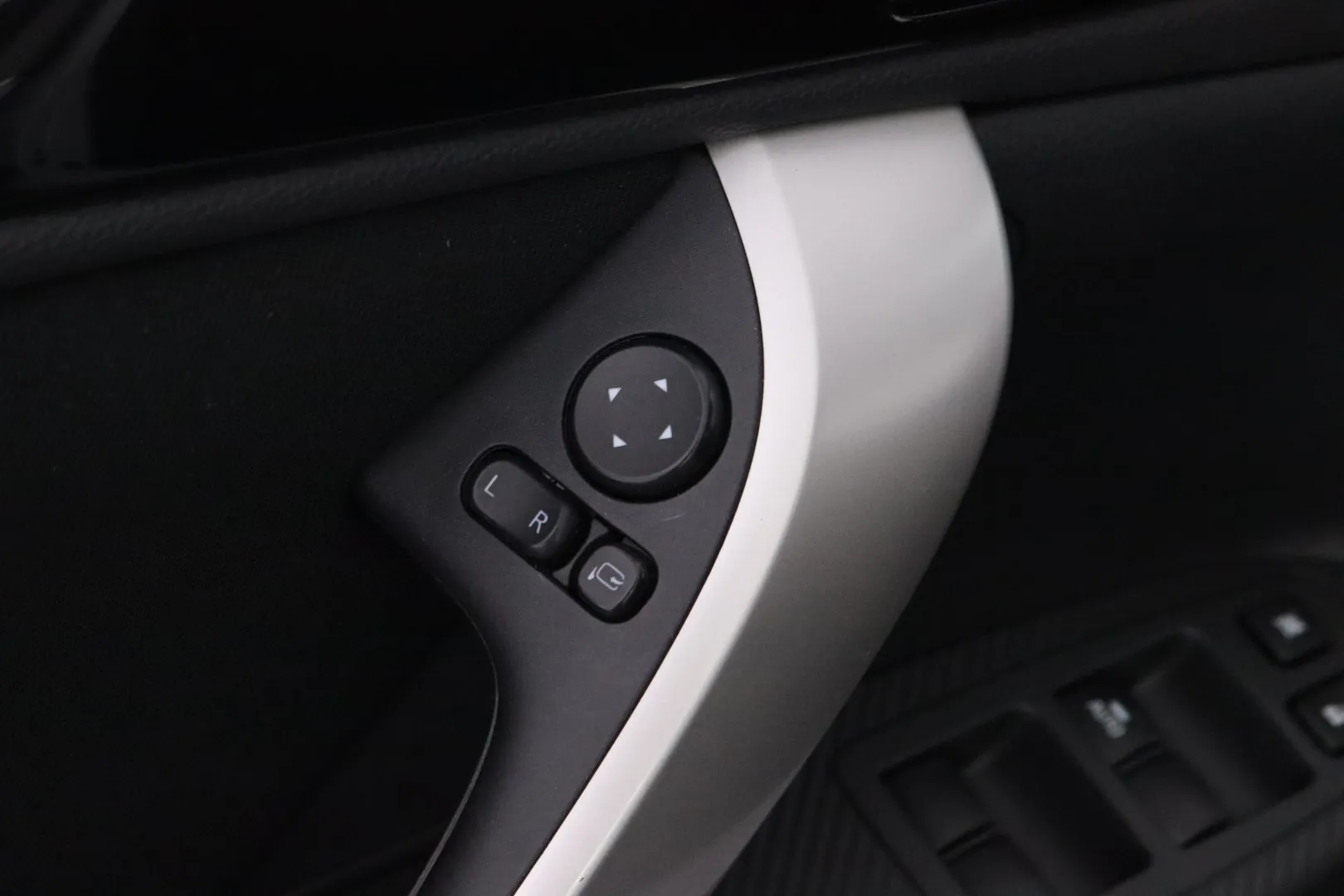 MITSUBISHI Eclipse Cross LRX-930 carousel image