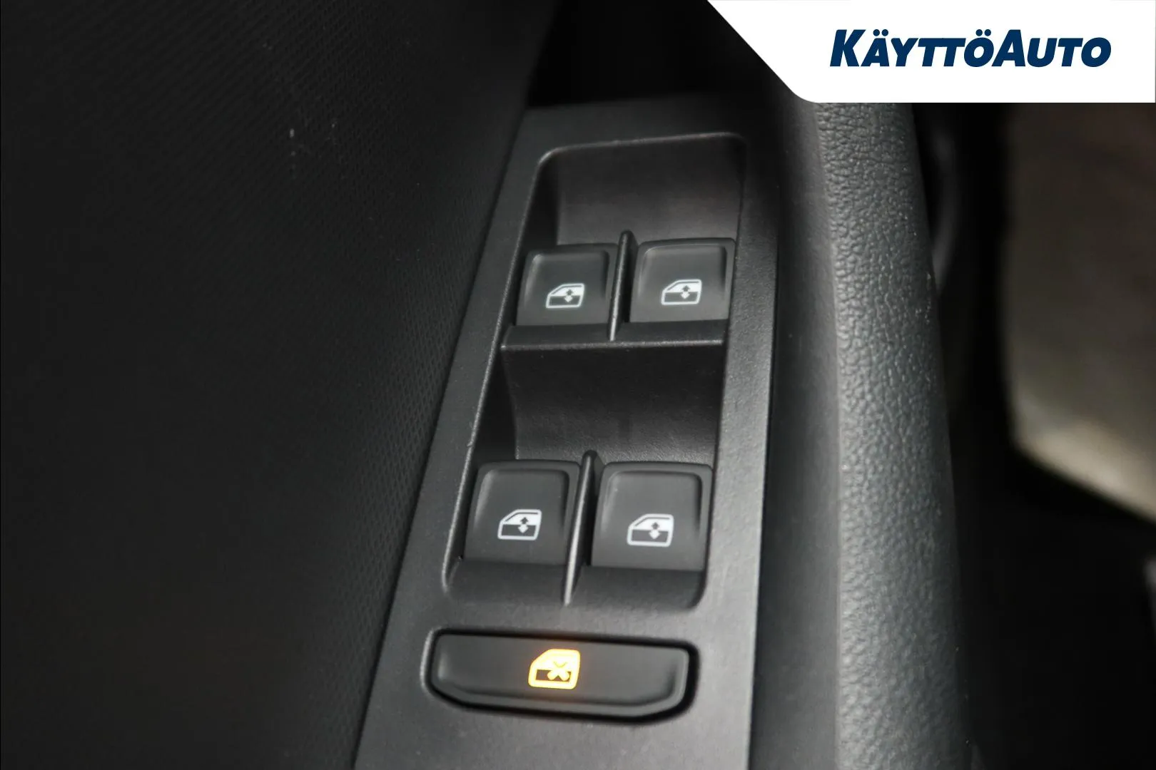 SEAT Toledo UZE-410 carousel image