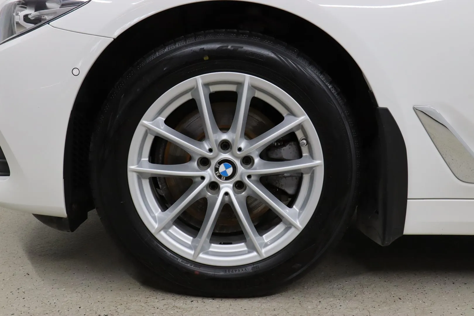 BMW 520 EOU-214 carousel image