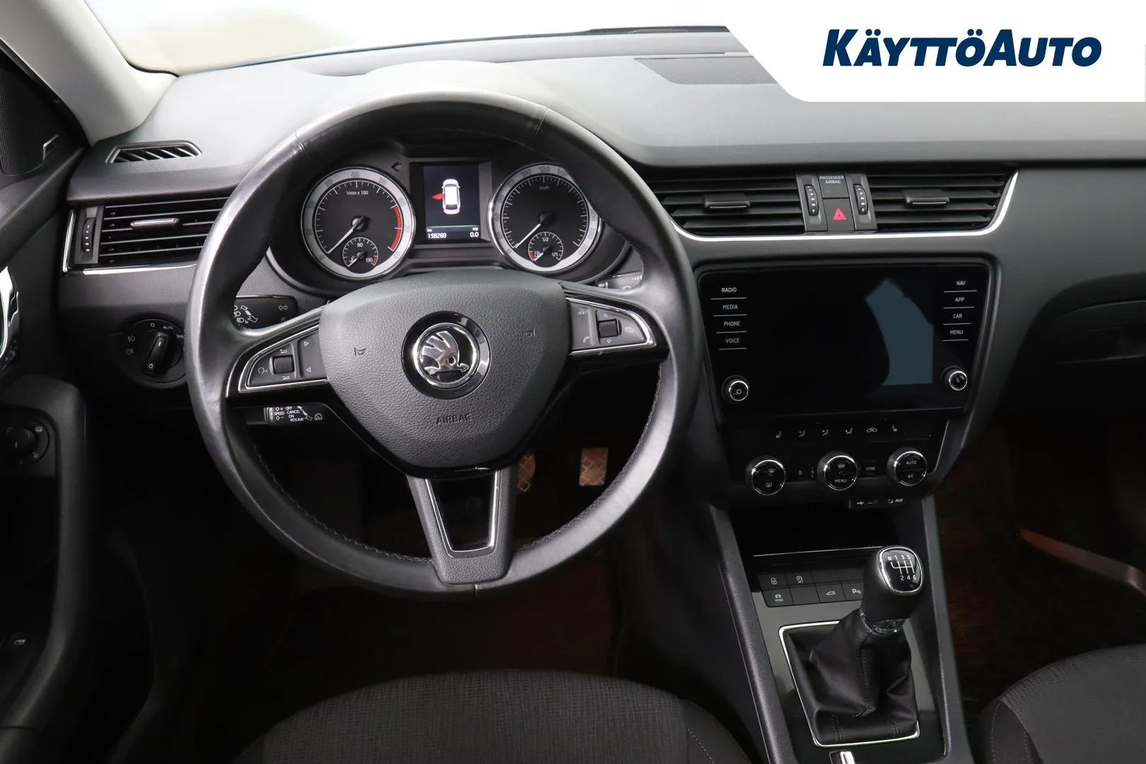 SKODA Octavia VZH-905 carousel image