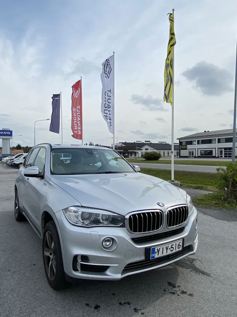 BMW X5 YIY-516 carousel image