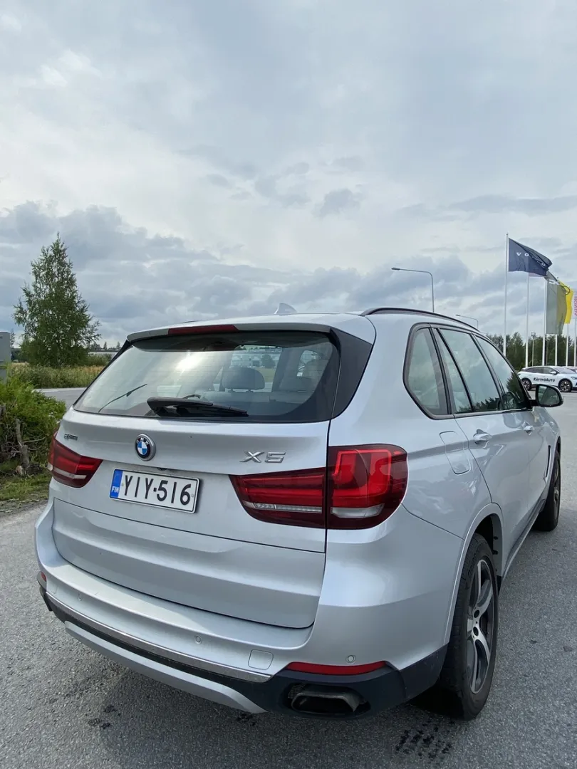 BMW X5 YIY-516 carousel image