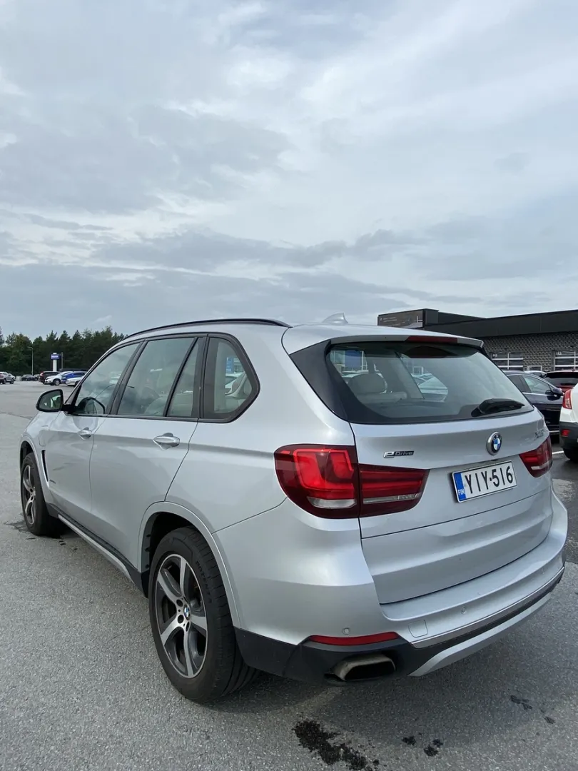 BMW X5 YIY-516 carousel image