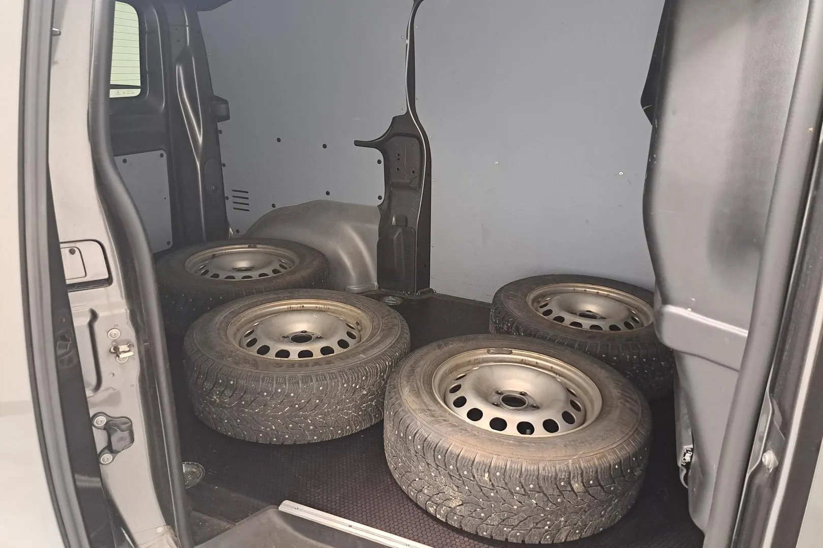 OPEL Vivaro LRS-252 carousel image