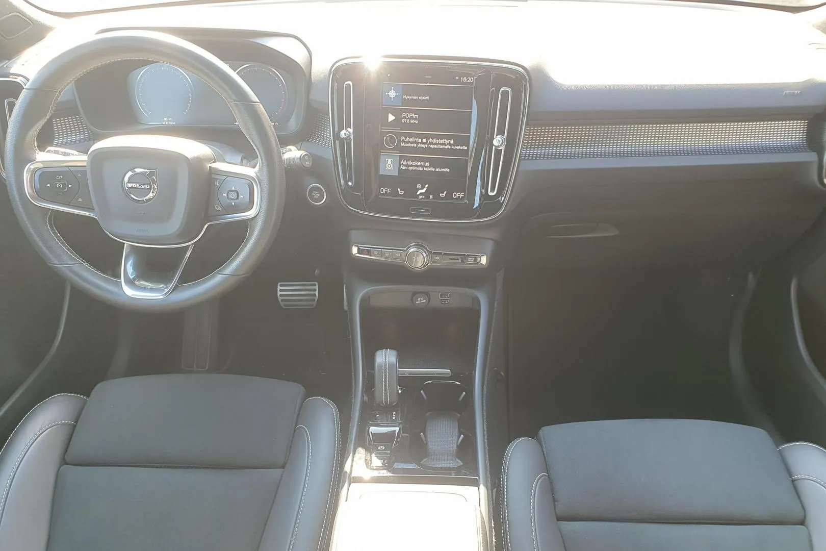VOLVO XC40 ESO-806 carousel image