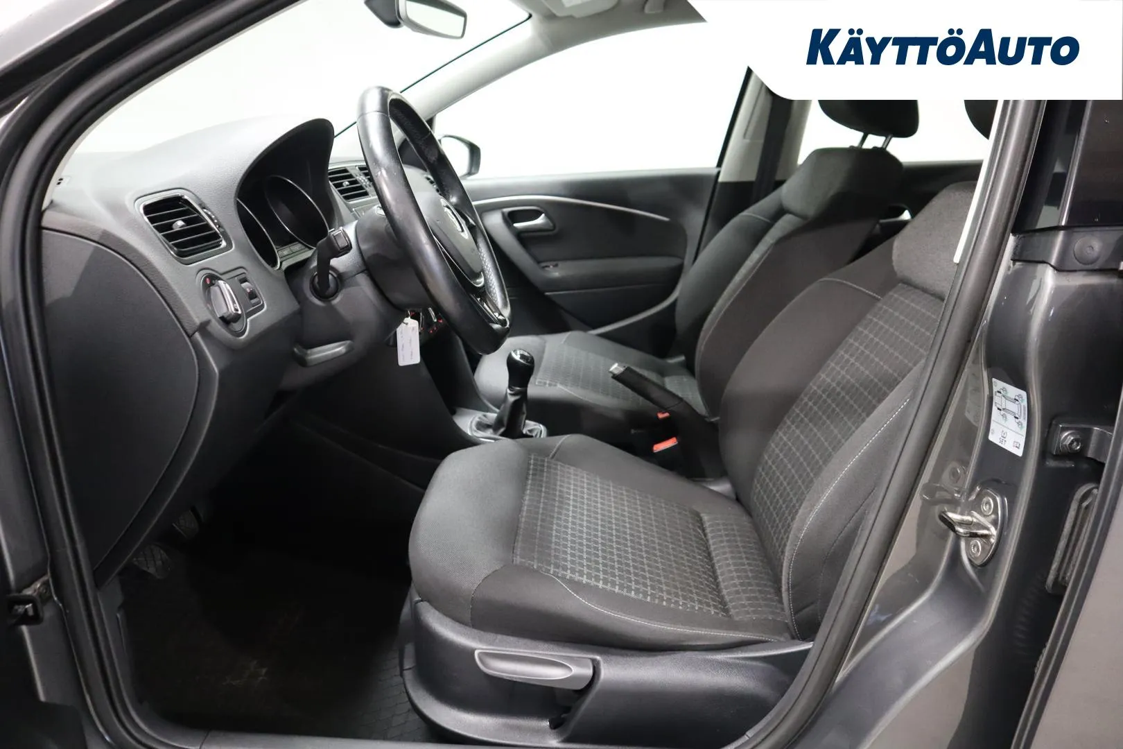 Volkswagen Polo NKC-434 carousel image