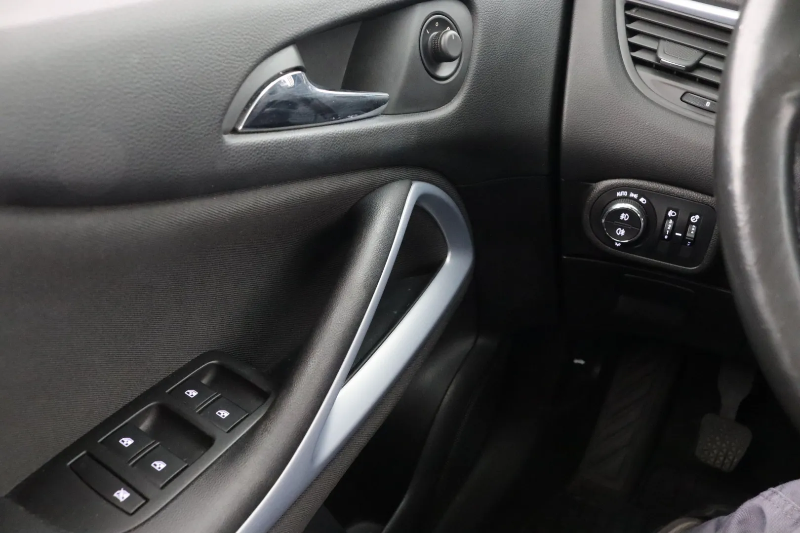 OPEL Zafira GMJ-643 carousel image