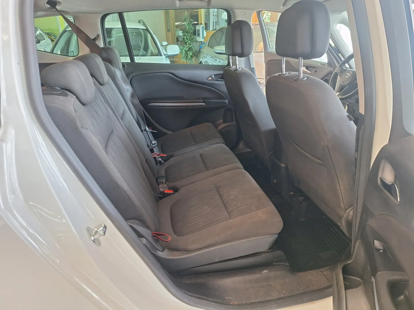 Opel Zafira GMJ-643 carousel image
