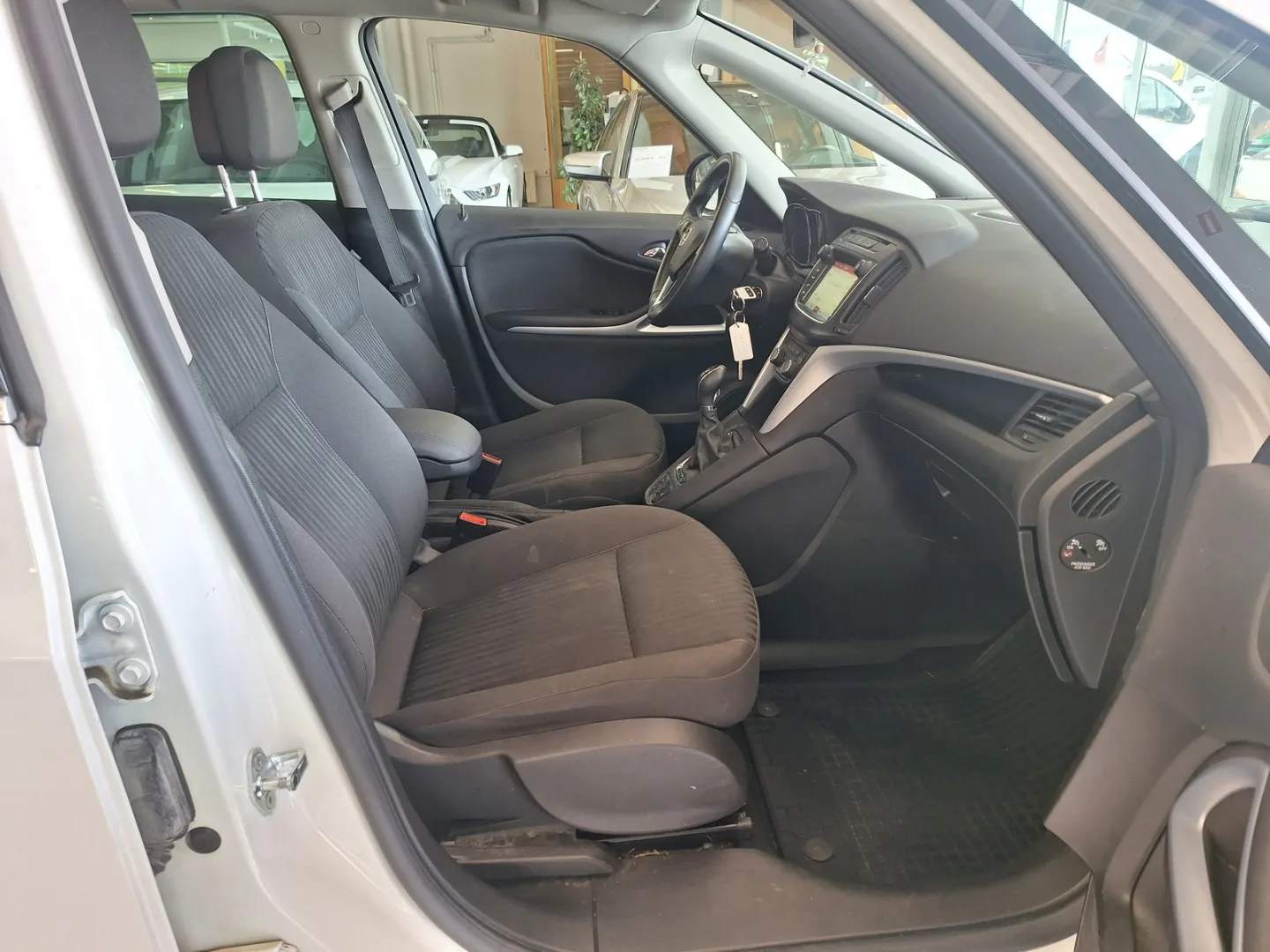 Opel Zafira GMJ-643 carousel image